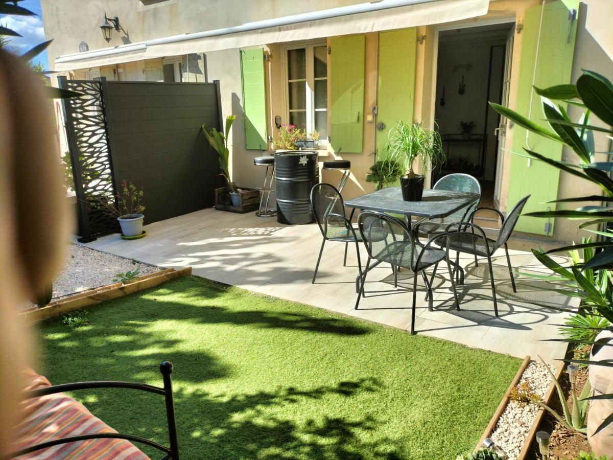 Maison Dans Une Residence De Vacances Gallargues-le-Montueux Exterior foto