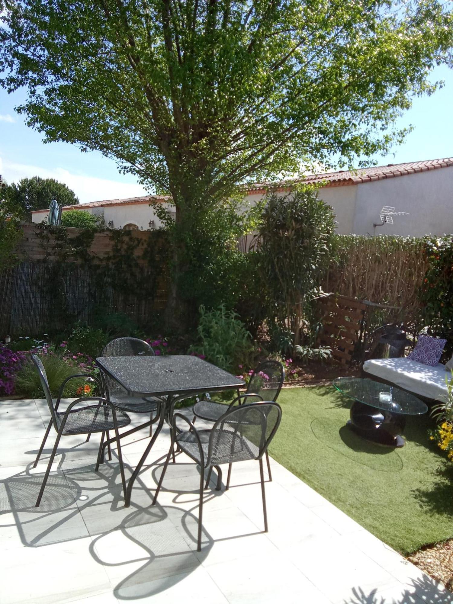 Maison Dans Une Residence De Vacances Gallargues-le-Montueux Exterior foto
